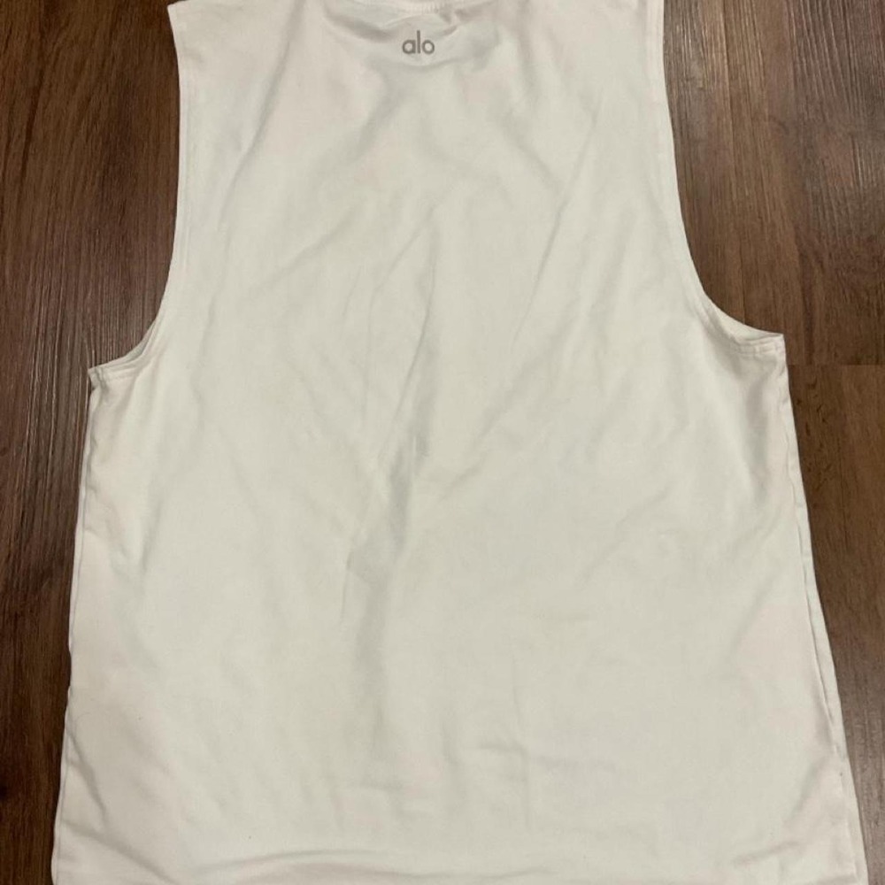 Alo Yoga white tank top